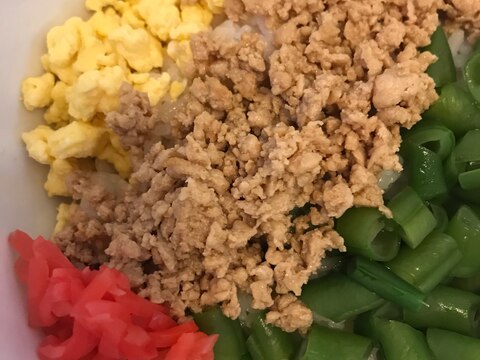 鶏そぼろ丼(๑>◡<๑)お弁当にも！鶏ひき肉で簡単